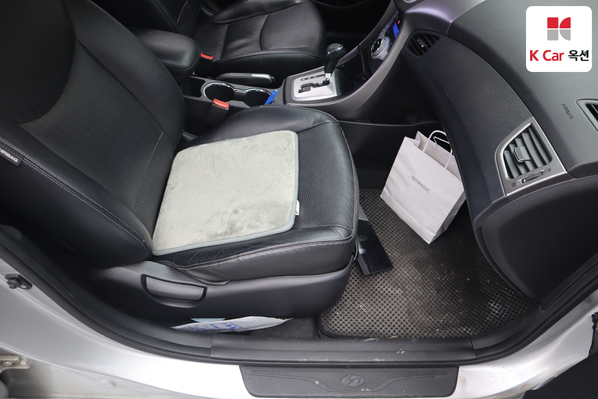 Hyundai Elantra 2012 - Image 28