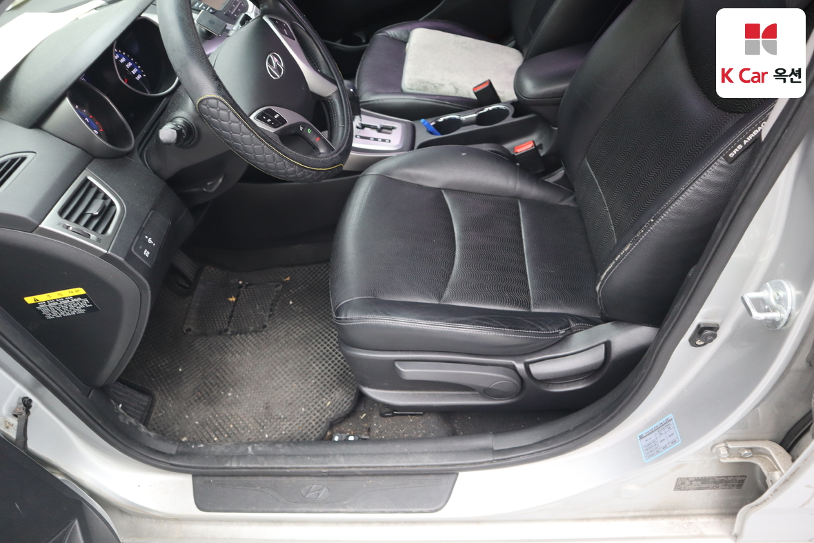 Hyundai Elantra 2012 - Image 19