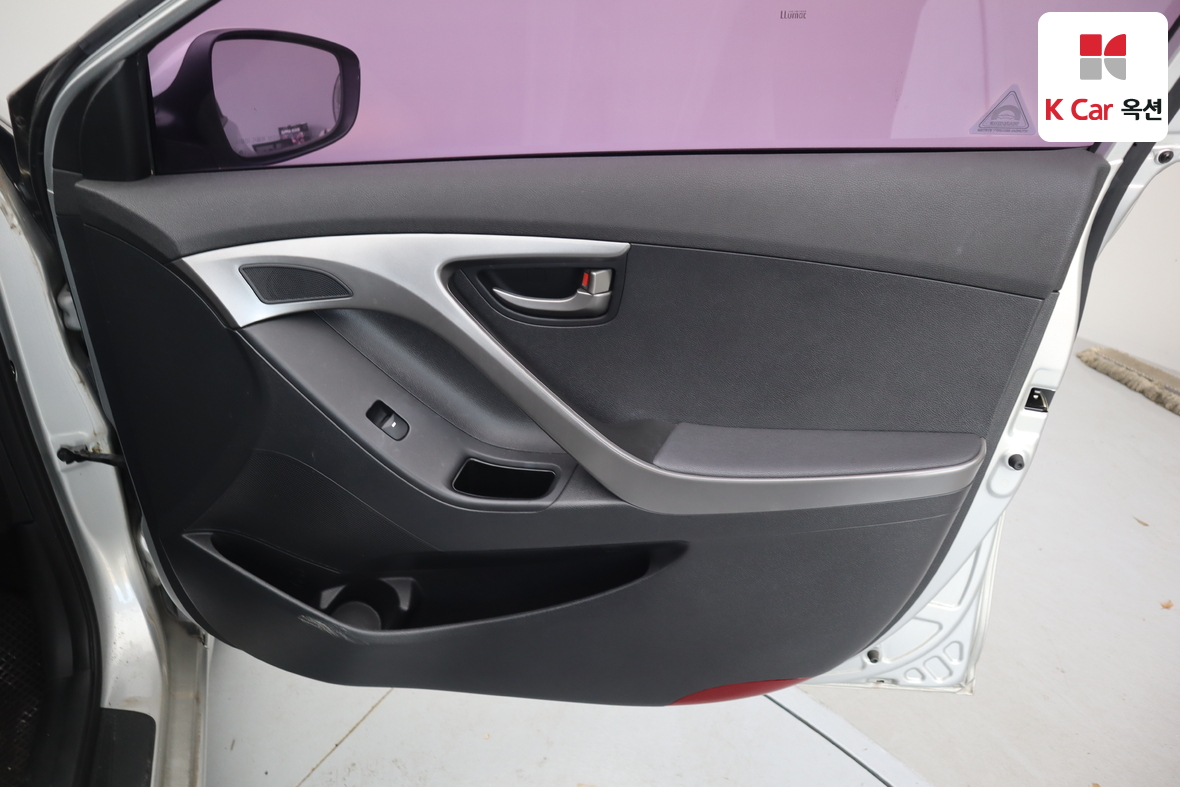 Hyundai Elantra 2012 - Image 27