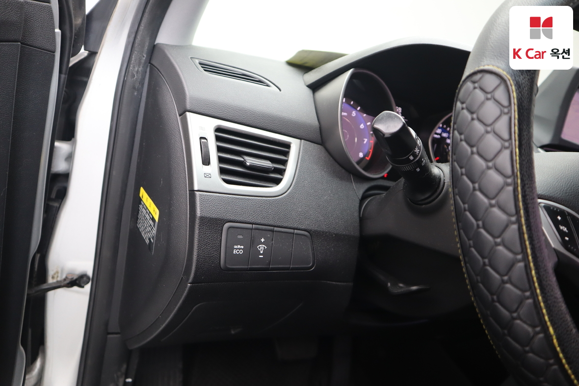 Hyundai Elantra 2012 - Image 9