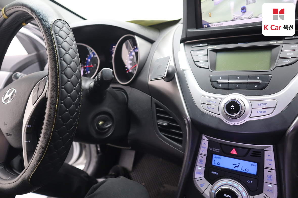 Hyundai Elantra 2012 - Image 11