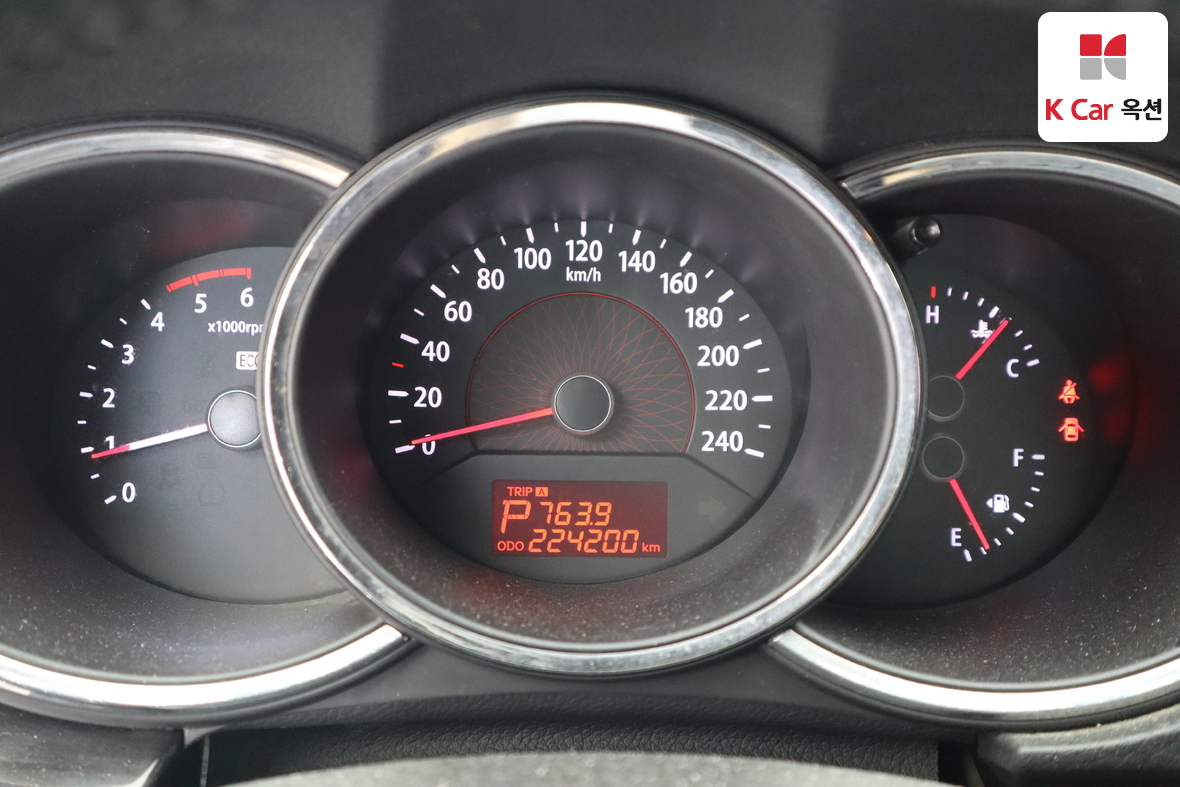 كيا سورينتو 2012 - صورة 5