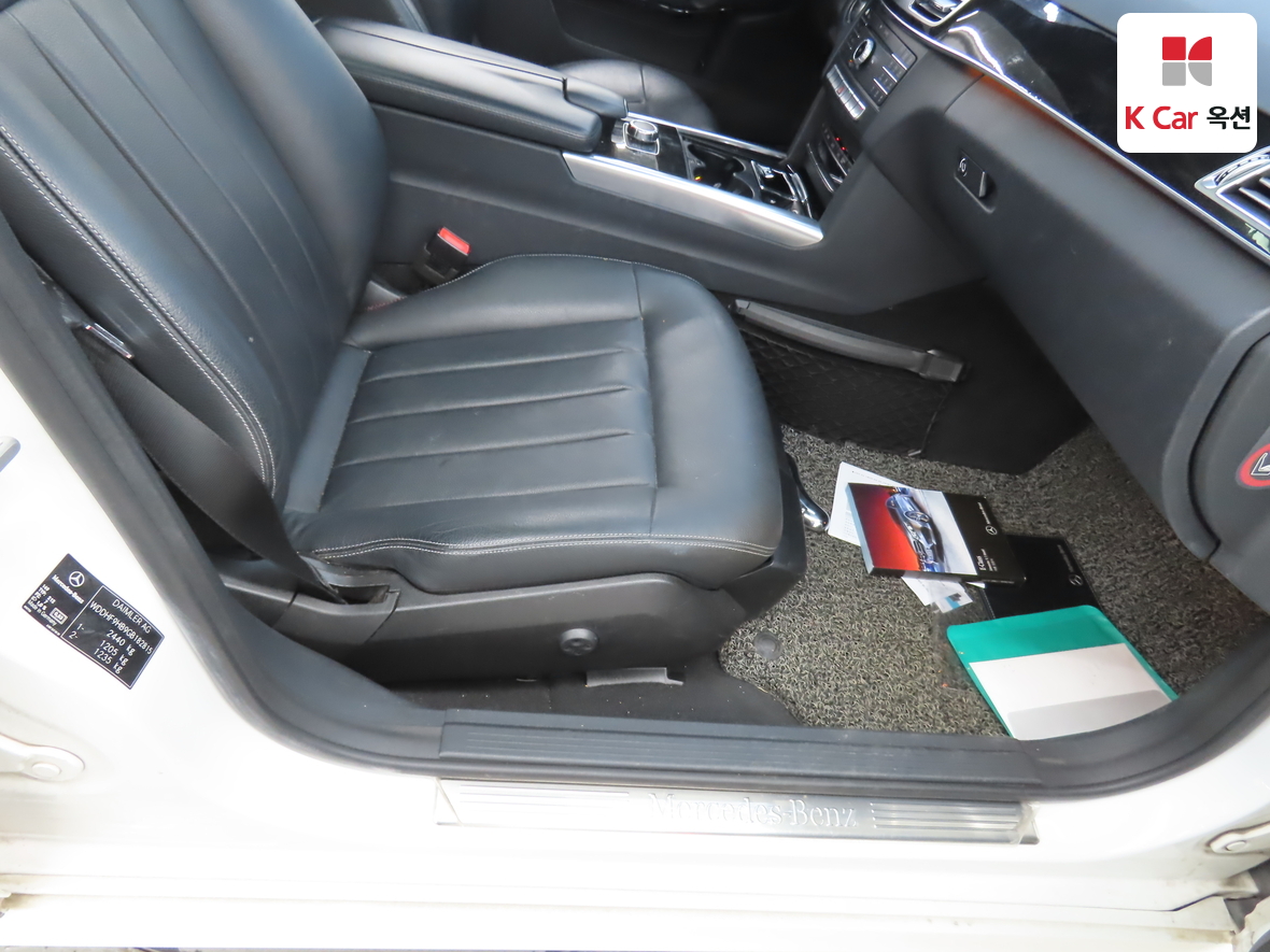 Mercedes-Benz E-Class - 33