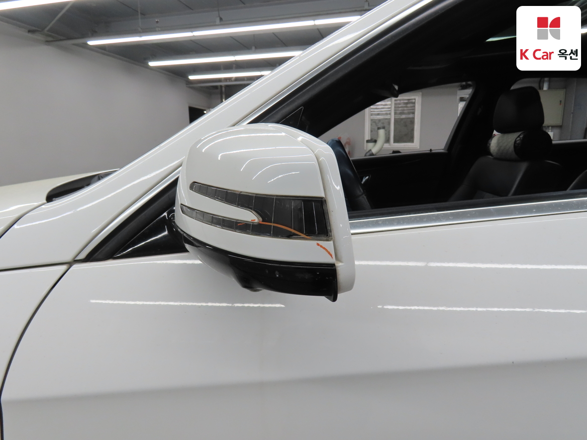 Mercedes-Benz E-Class - 38