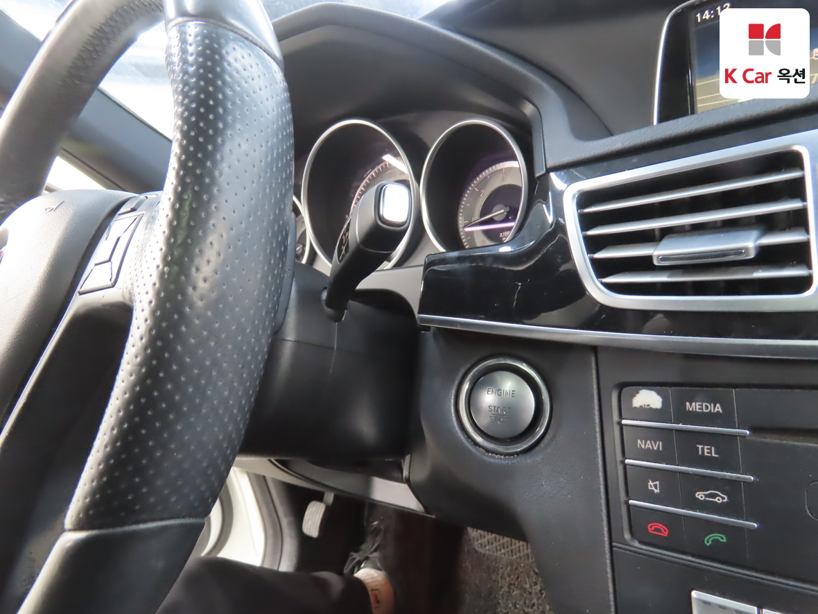 Mercedes-Benz E-Class - 11