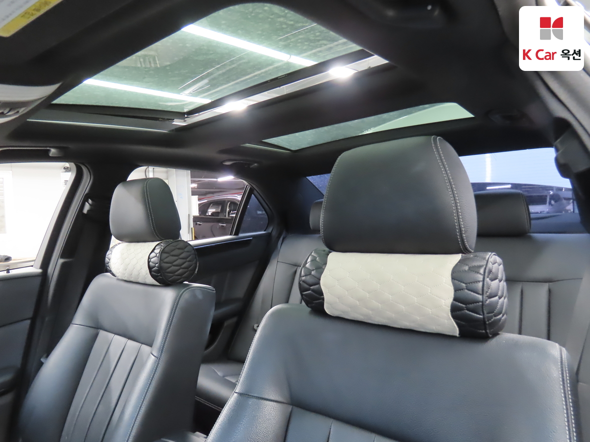 Mercedes-Benz E-Class - 20