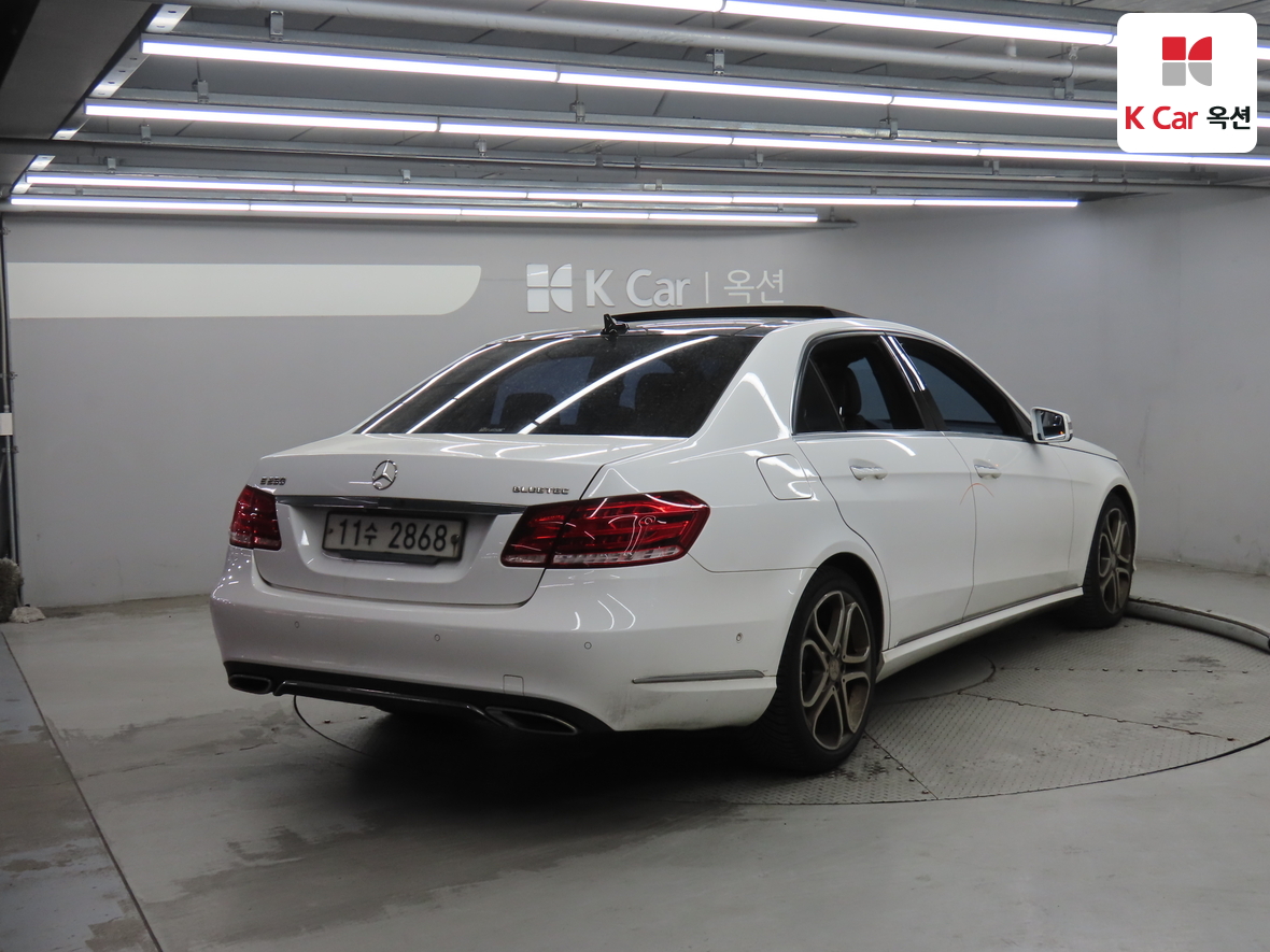 Mercedes-Benz E-Class - 2