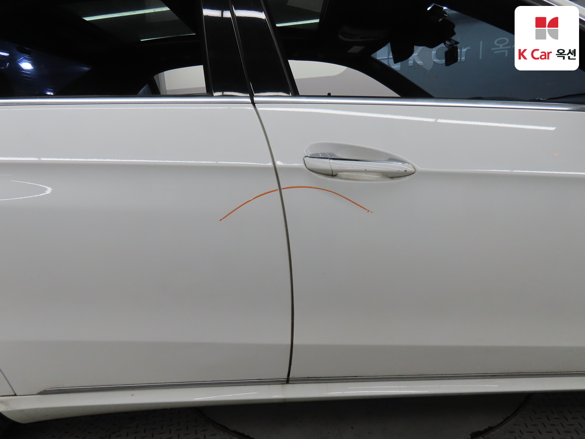 Mercedes-Benz E-Class - 42
