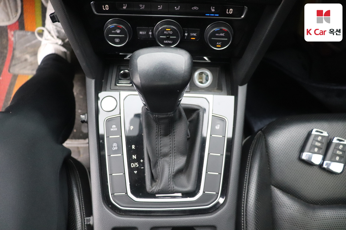 VOLKSWAGEN 아테온 - 16