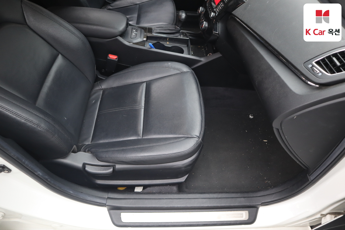 Kia K7 2011 - Image 28