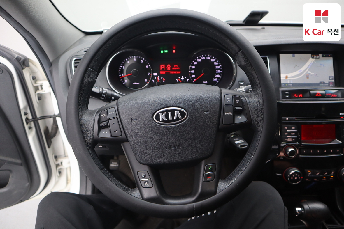 Kia K7 2011 - Image 10
