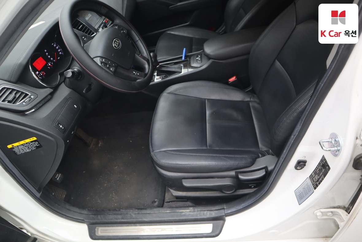 Kia K7 2011 - Image 19