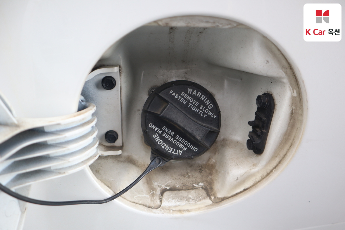 Kia K7 2011 - Image 23