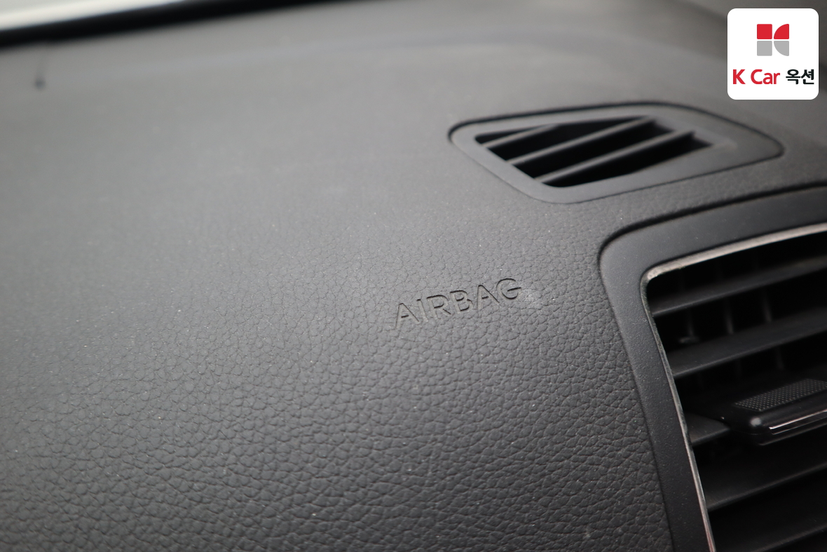 Kia K7 2011 - Image 29