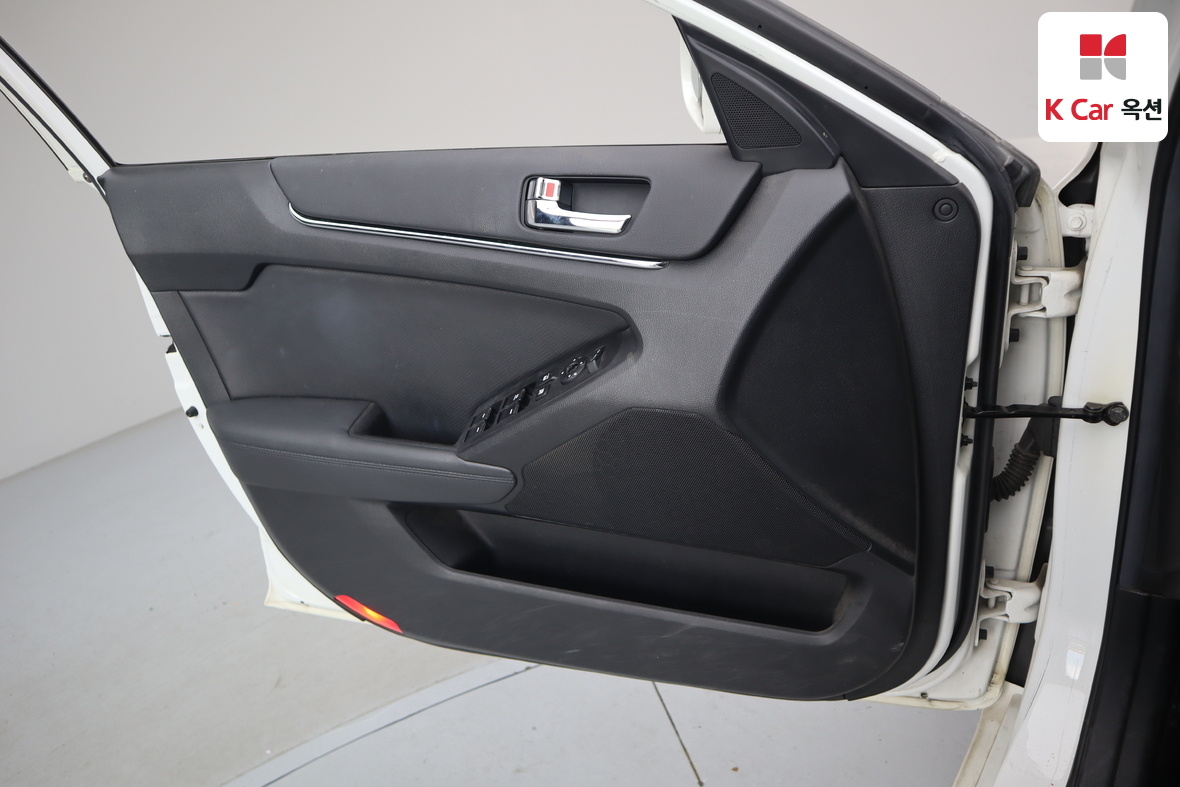 Kia K7 2011 - Image 8