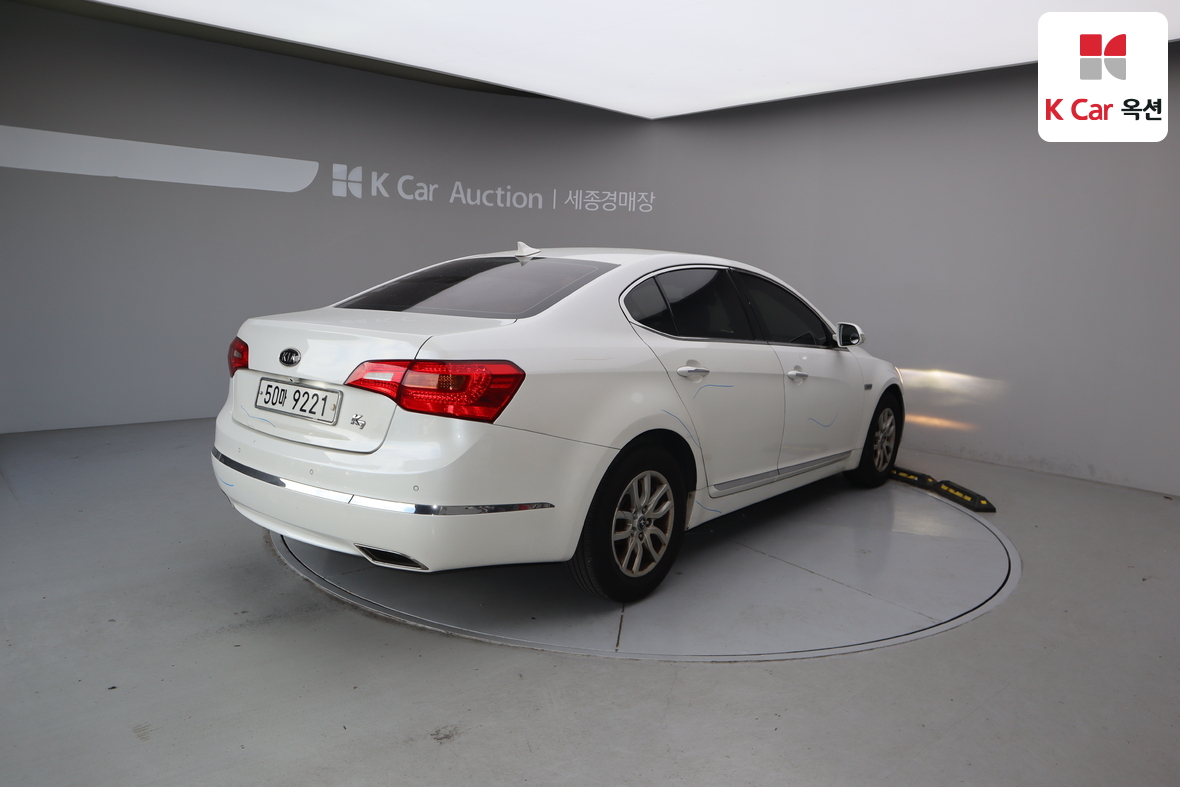 Kia K7 2011 - Image 2