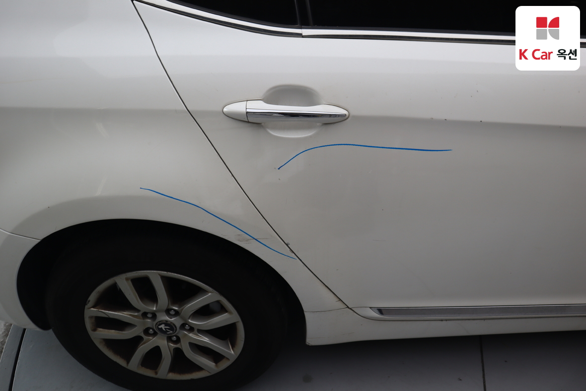 Kia K7 2011 - Image 33