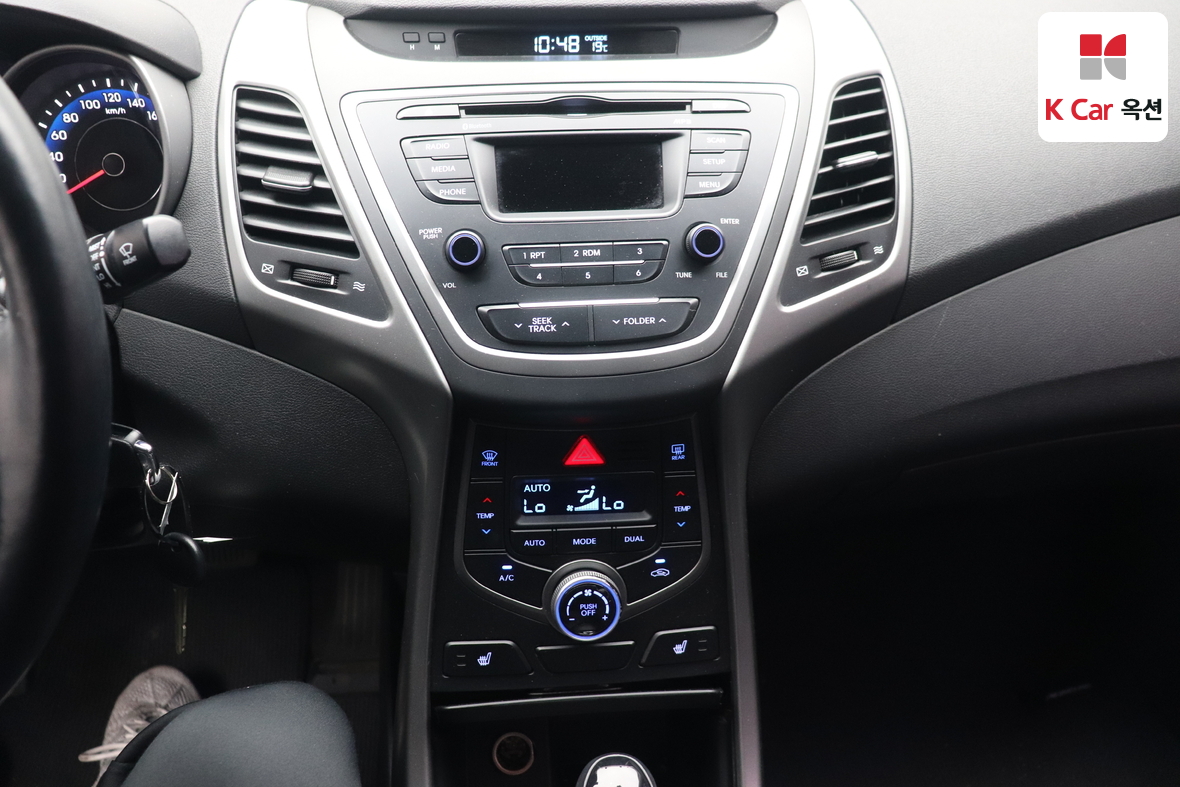 Hyundai Elantra 2015 - Image 6