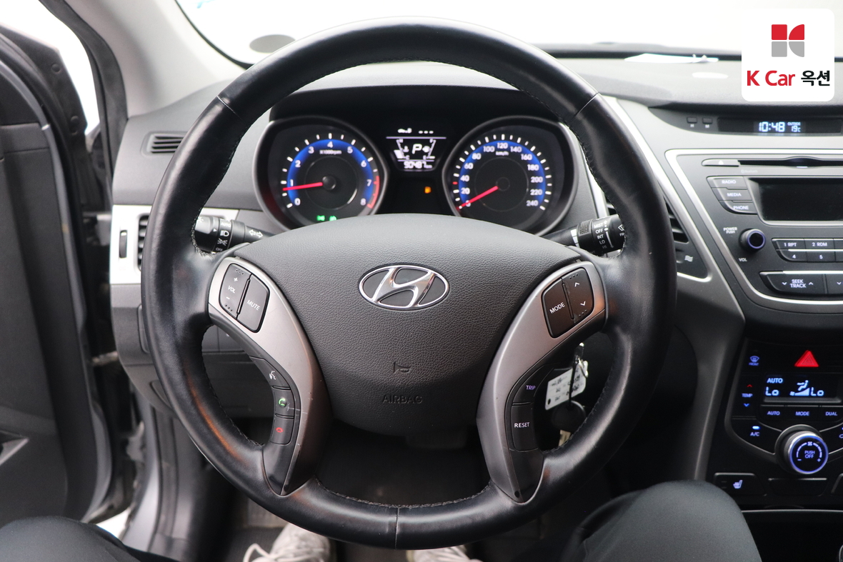 Hyundai Elantra 2015 - Image 10