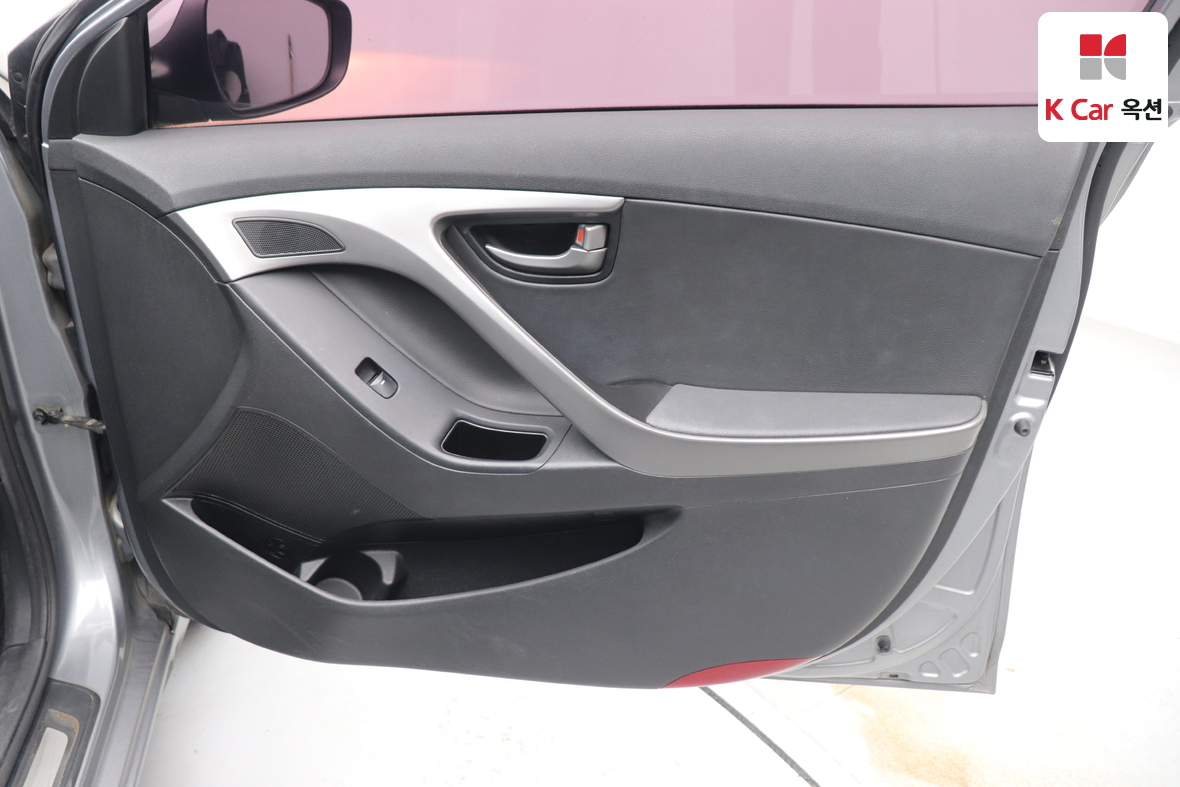 Hyundai Elantra 2015 - Image 26
