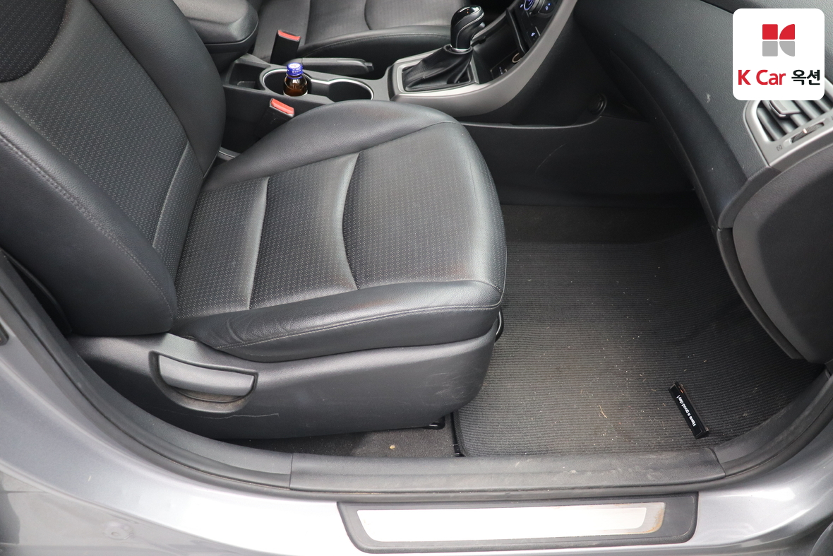 Hyundai Elantra 2015 - Image 27