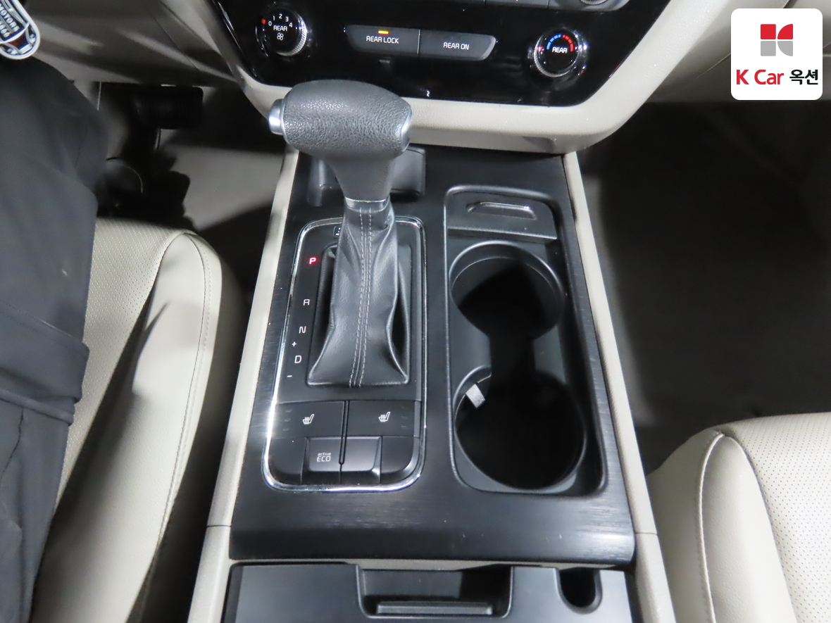 Kia New Carnival - 16