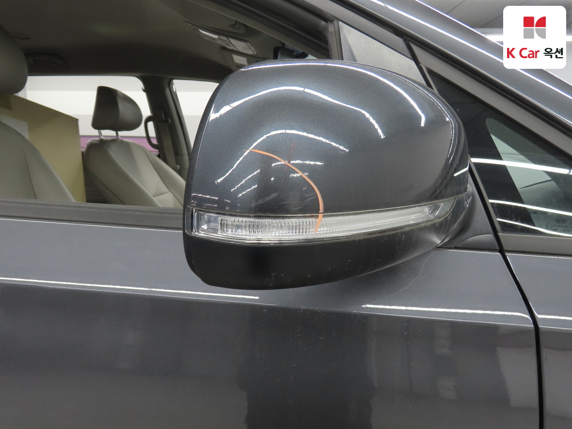 Kia New Carnival - 38