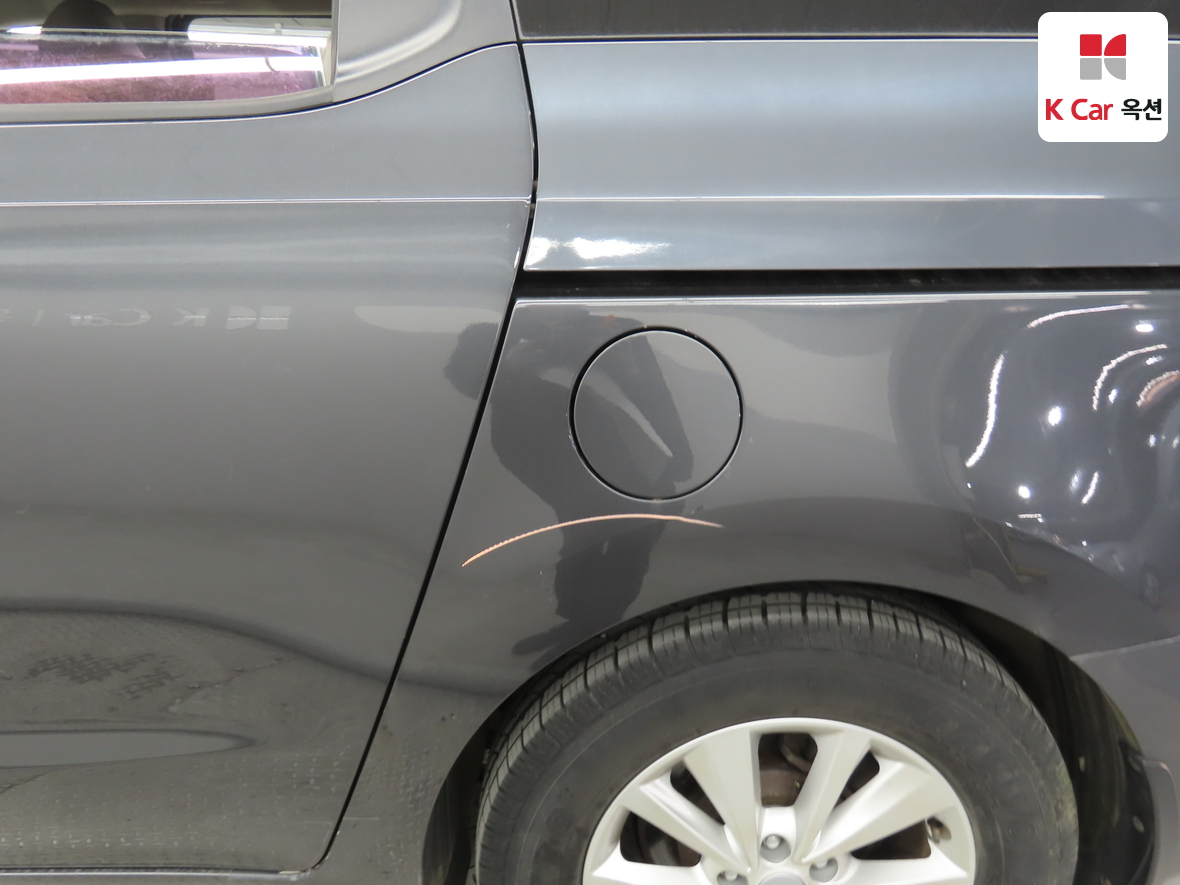 Kia New Carnival - 34