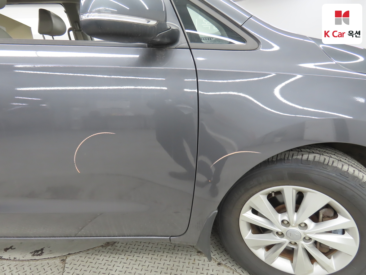 Kia New Carnival - 37