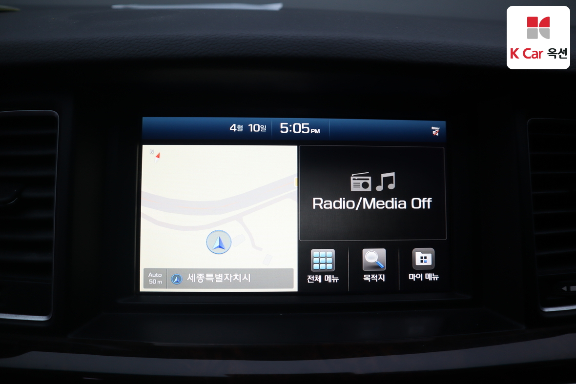 Hyundai Genesis 2016 - Image 13