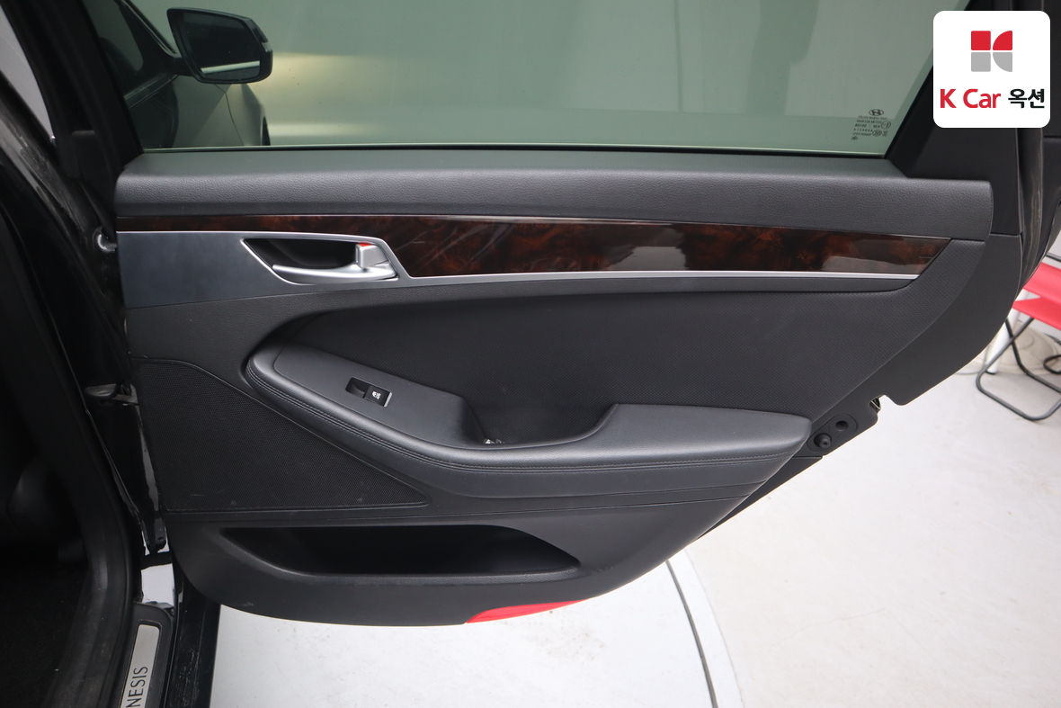 Hyundai Genesis 2016 - Image 26