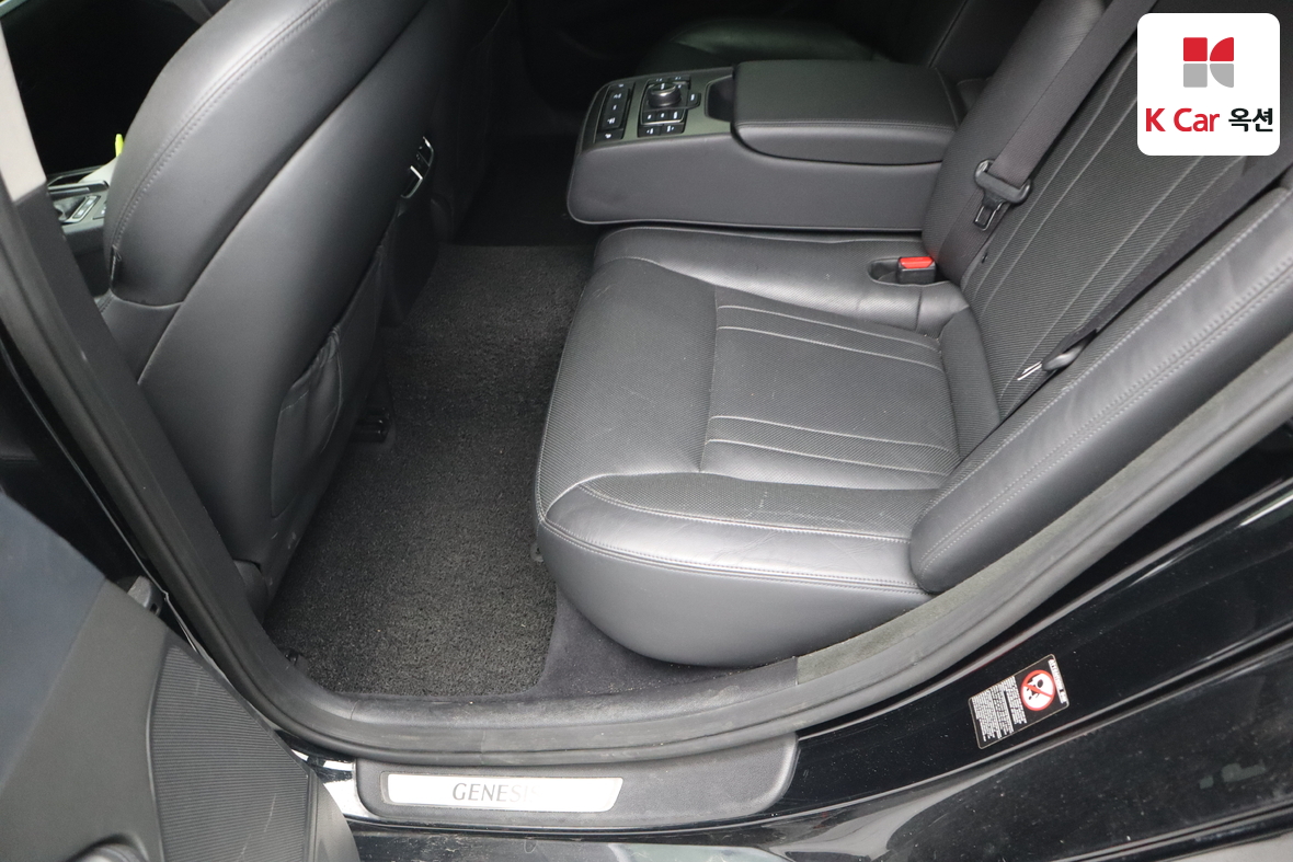 Hyundai Genesis 2016 - Image 22