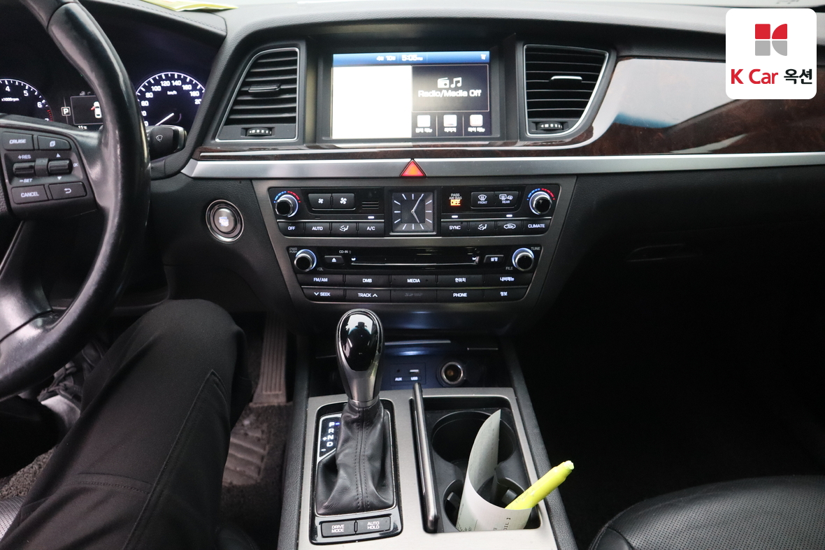 Hyundai Genesis 2016 - Image 6