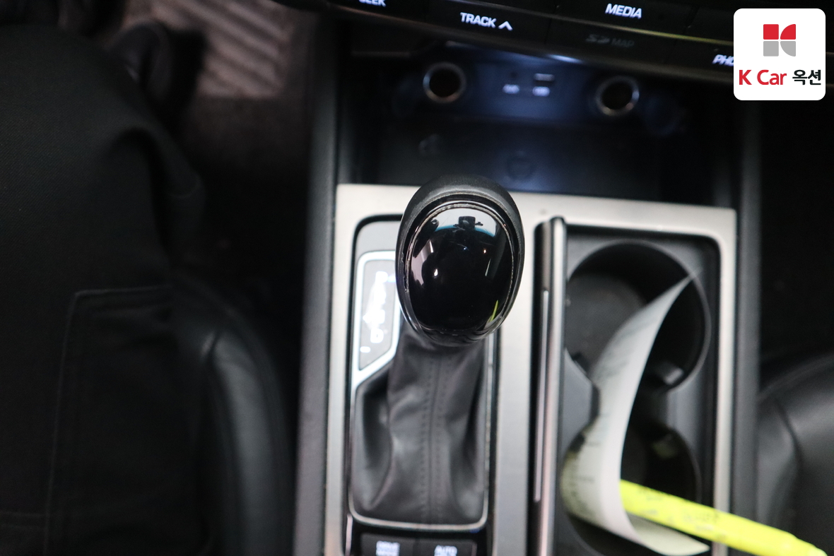 Hyundai Genesis 2016 - Image 15