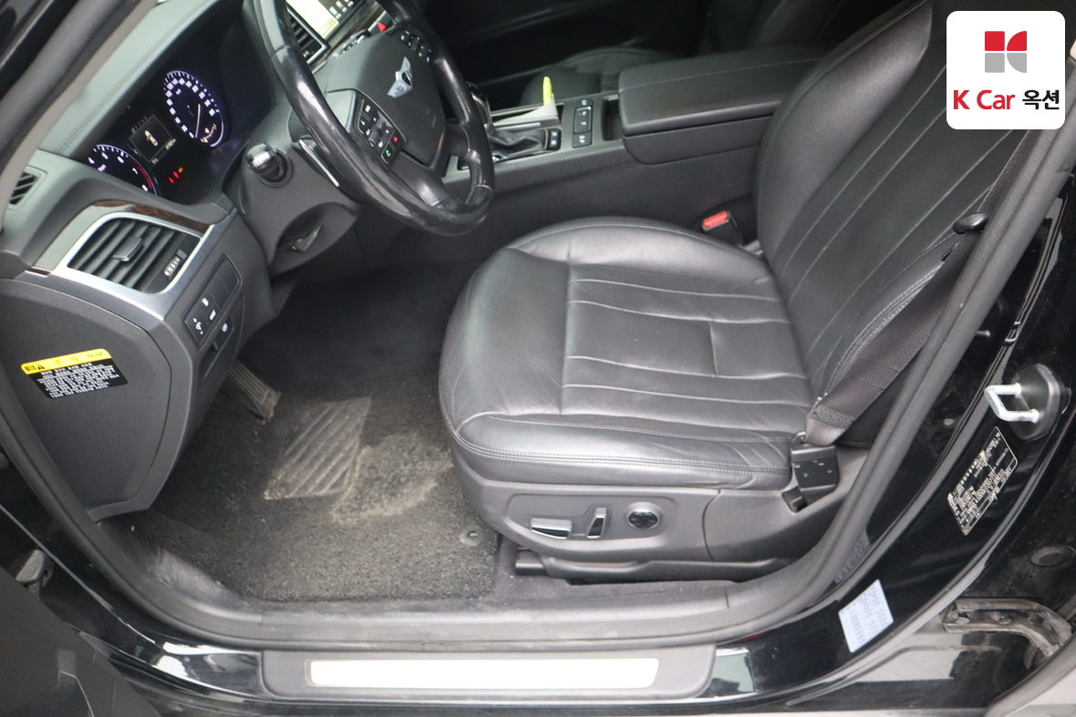 Hyundai Genesis 2016 - Image 19