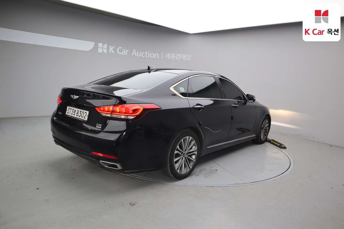 Hyundai Genesis 2016 - Image 2