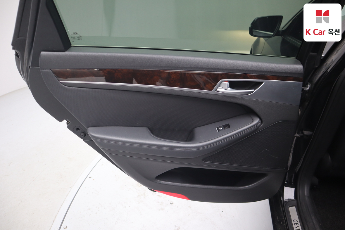 Hyundai Genesis 2016 - Image 21