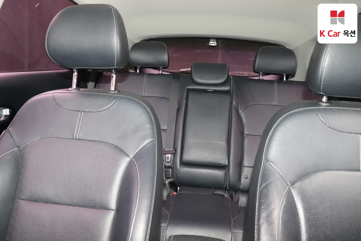 كيا نيرو 2017 - صورة 18