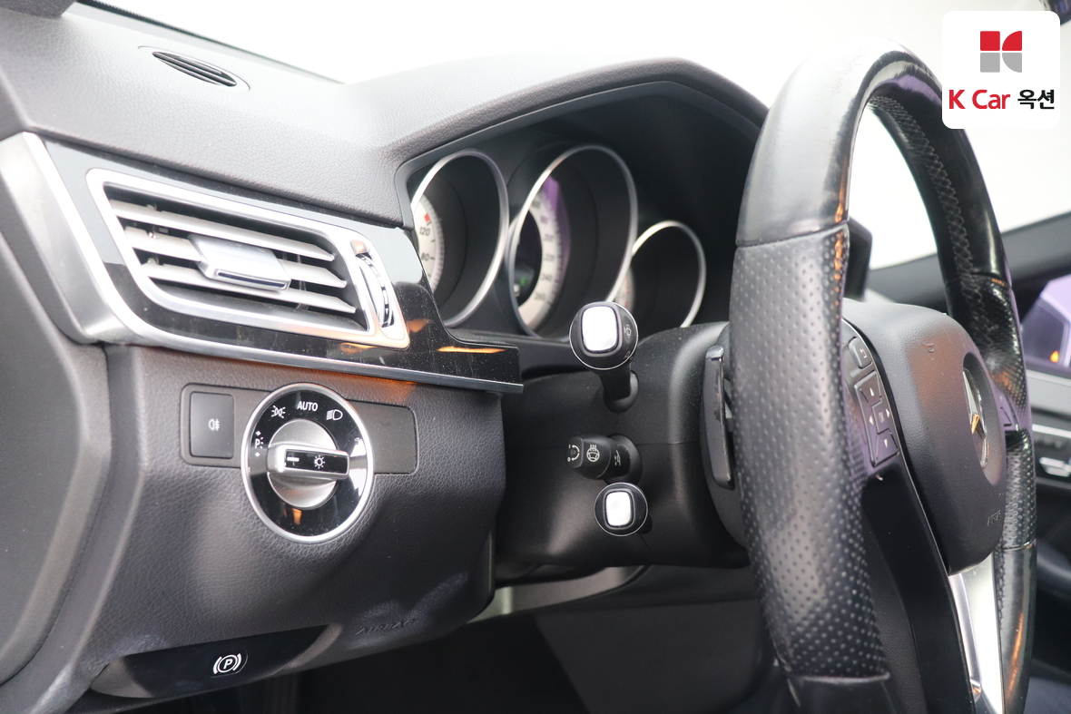 Mercedes-Benz E-Class - 9