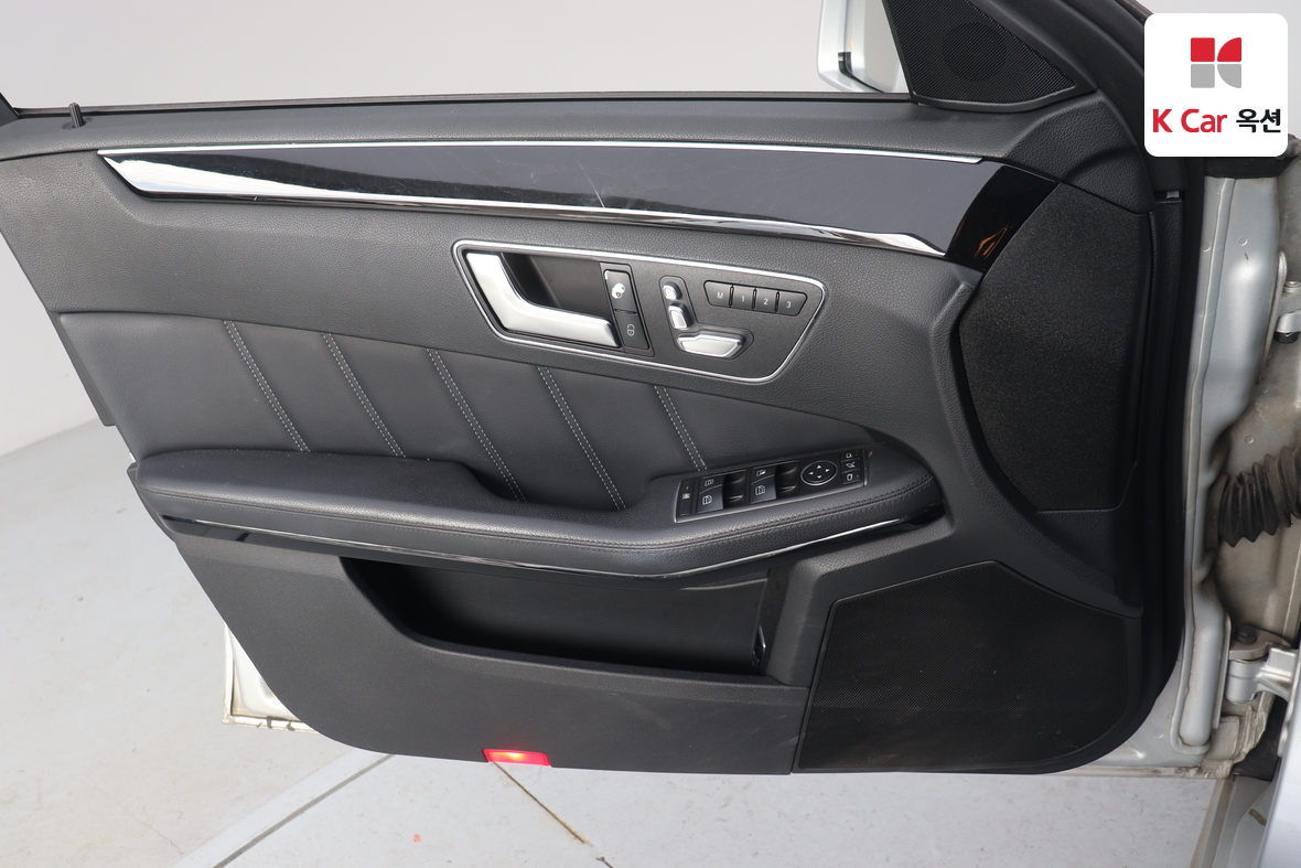 Mercedes-Benz E-Class - 8
