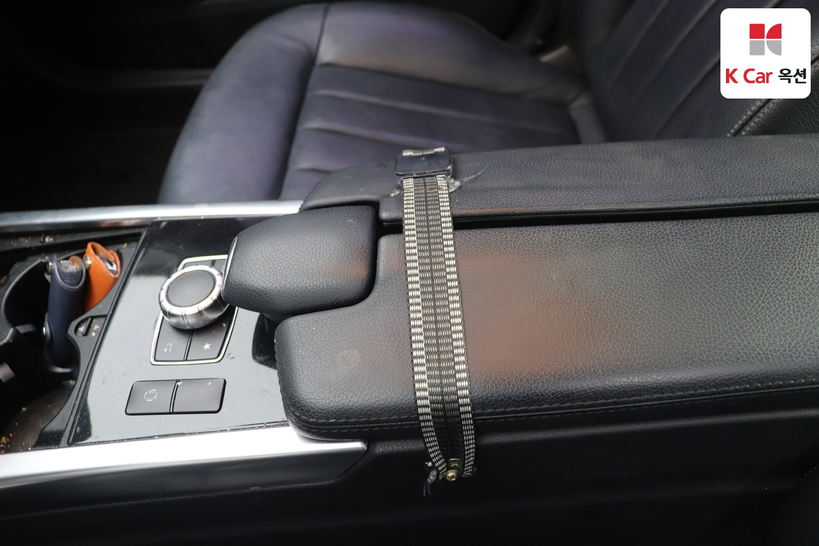 Mercedes-Benz E-Class - 19