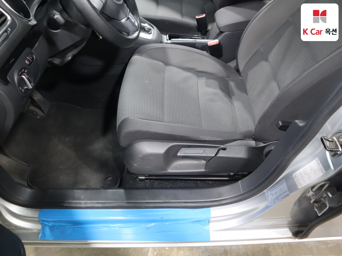 Volkswagen Golf - 18