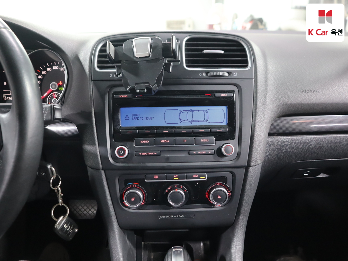 Volkswagen Golf - 6