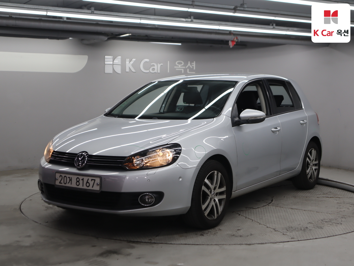 Volkswagen Golf - 1