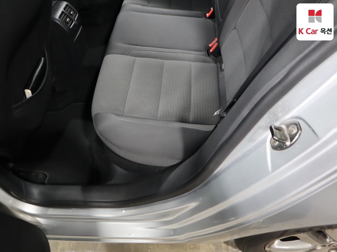 Volkswagen Golf - 23