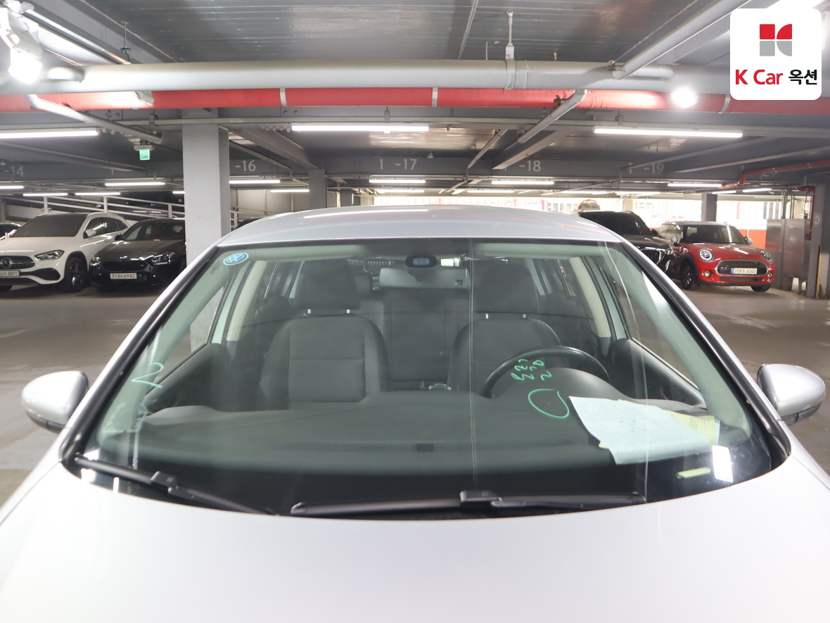 Volkswagen Golf - 34