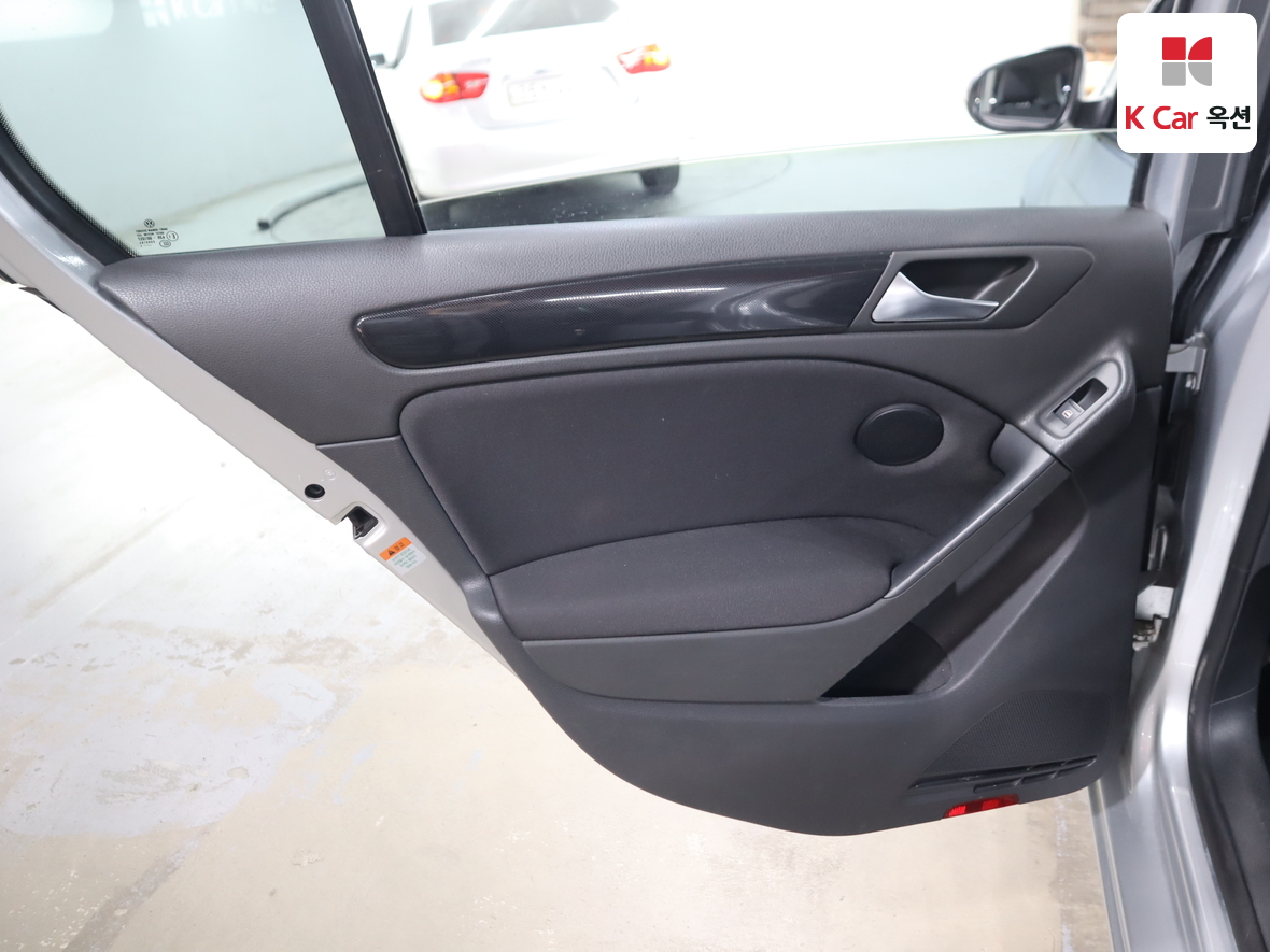 Volkswagen Golf - 22