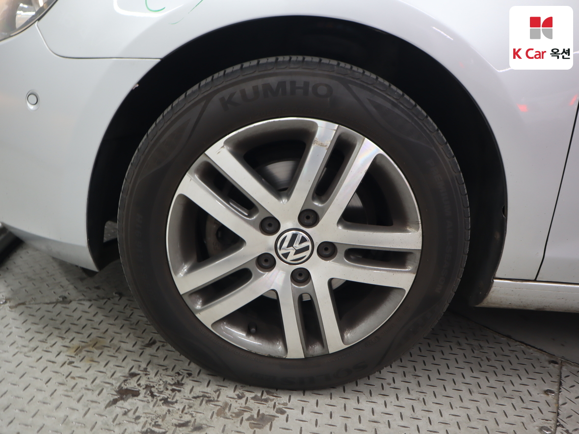 Volkswagen Golf - 48