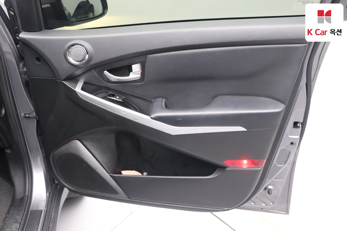 KG Mobility Korando 2014 - Image 29