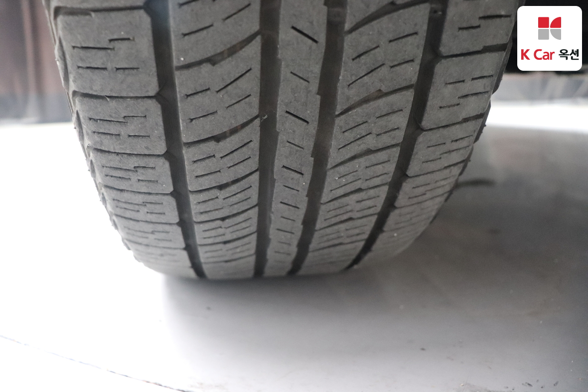 KG Mobility Korando 2014 - Image 32